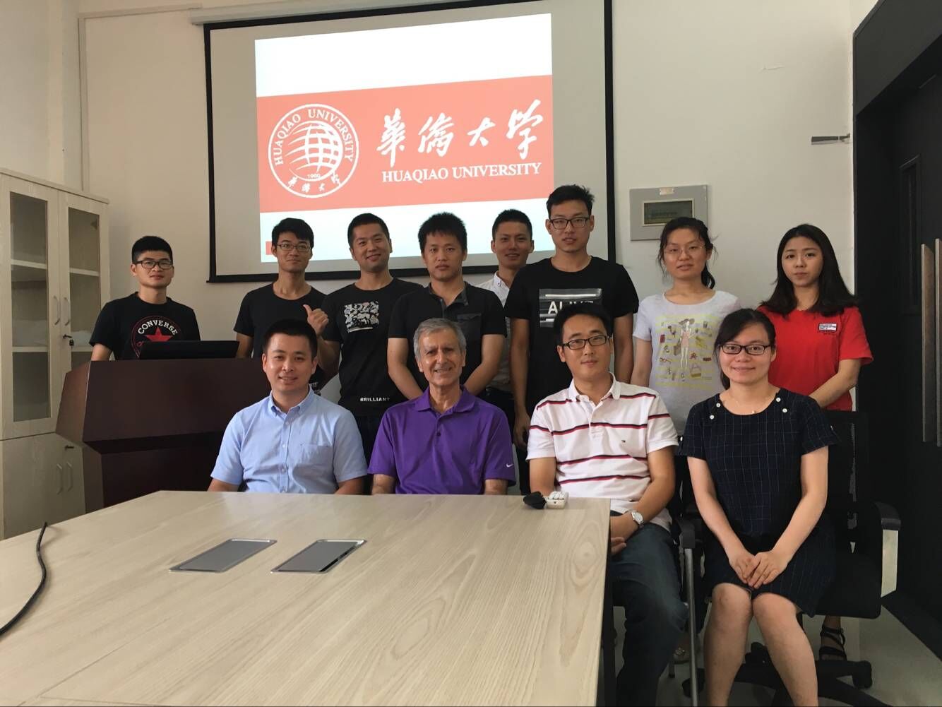 华侨大学教师个人主页 刘阳--中文主页--组会后合影
